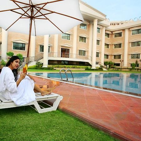 Holiday Regency Moradabad Exterior foto