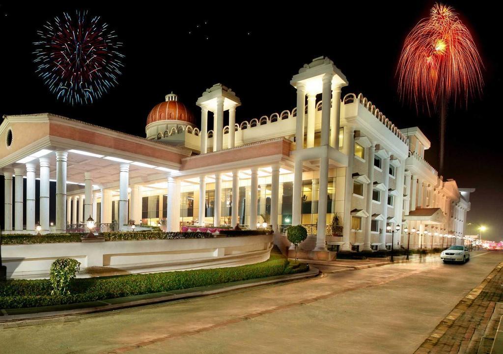 Holiday Regency Moradabad Exterior foto